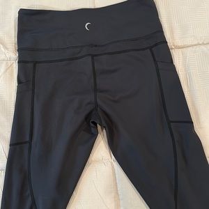 Zyia Light n Tight 7/8 Pocket leggings Sz 8-10 Black